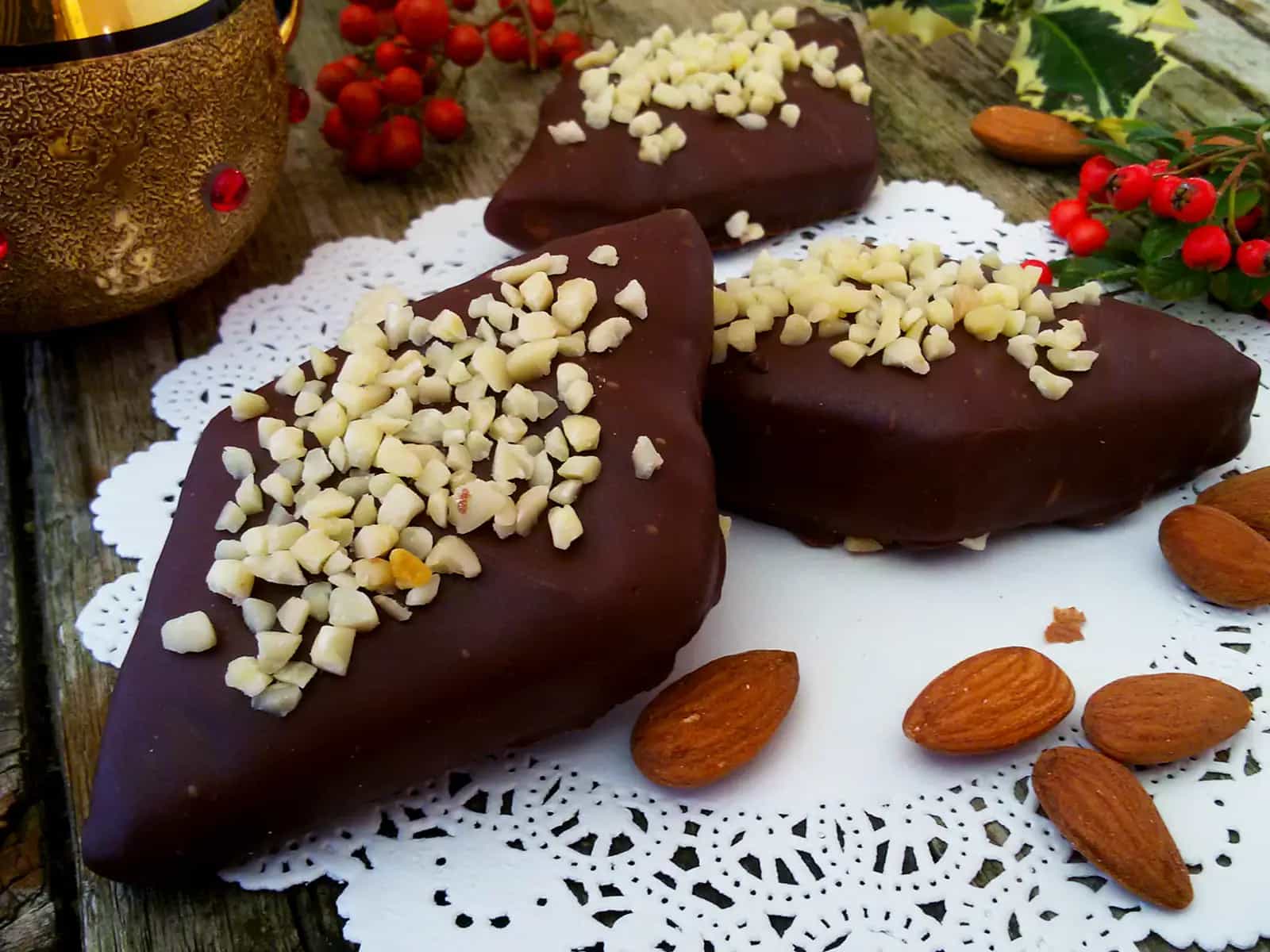 I tre Mostaccioli: un solo nome per tanti biscotti