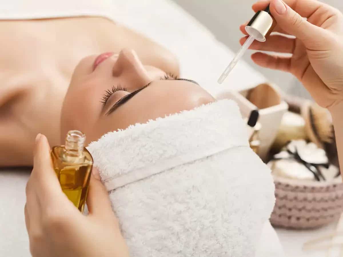Limpieza facial con aceite de oliva