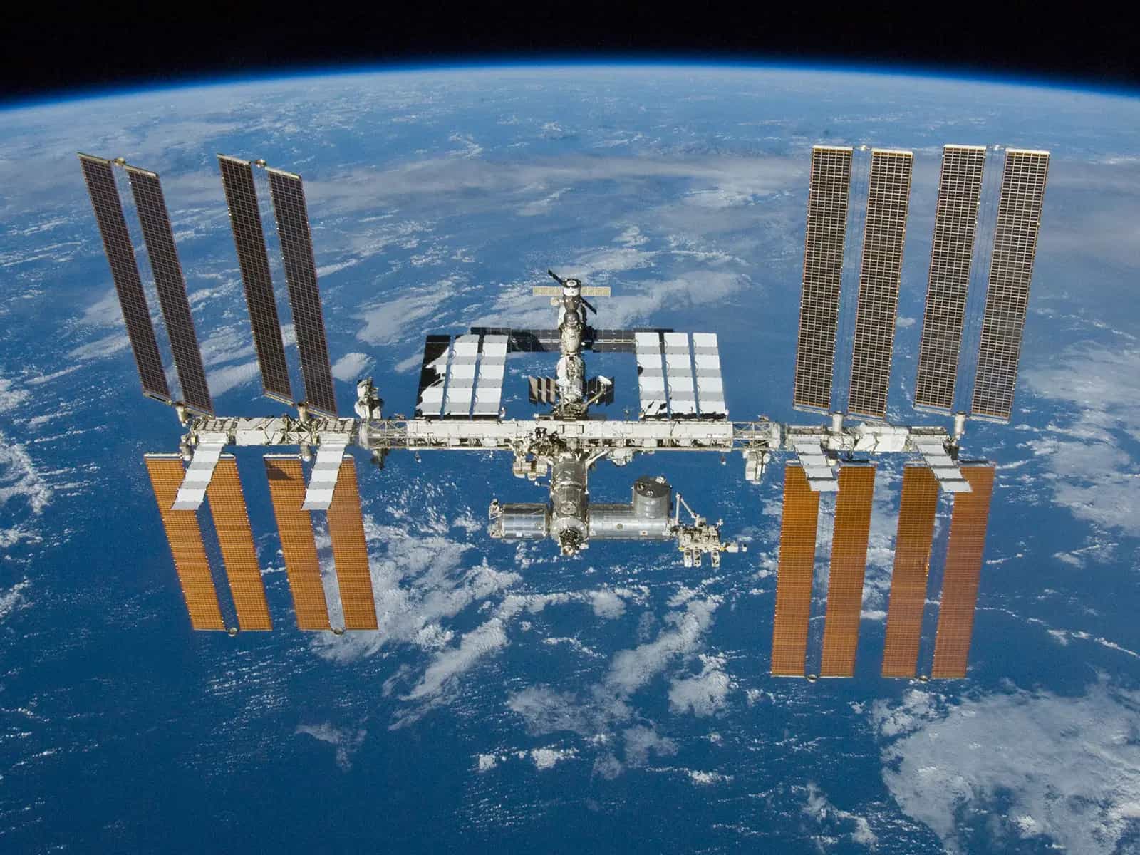 Plastica ricavata dalla pipì l'ultima frontiera del riciclo viene dallo spazio