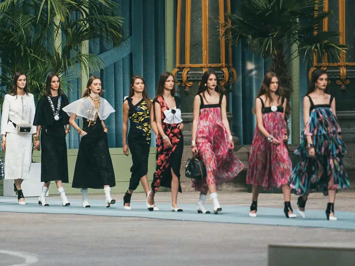 Chanel punta sulla sostenibilità della seta