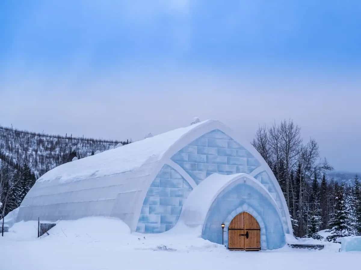 200 bottiglie di vino sono state lasciate a invecchiare in un igloo a 2000 metri in Valcamonica
